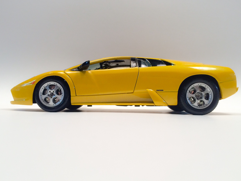 Illustration for article titled Lamborghini Murcielago: a 1:18 Diecast Review